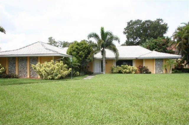 3 bedroom Residence For Sale: North.. - 2
