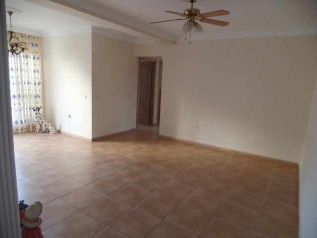 3 Bed Apartment for sale in Marbella - 2