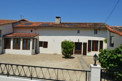 Amazing value for this 5-bed country..