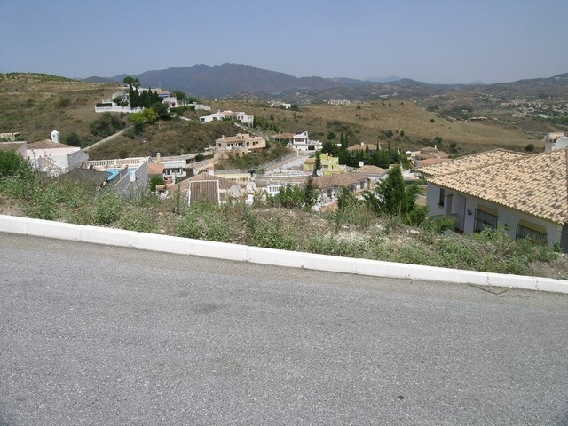 Land - BUILDING PLOT IN CERROS DE.. - 2