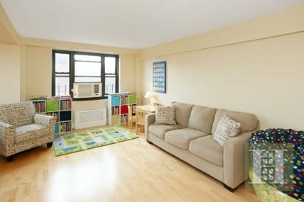 3 bedroom Apartment For Sale: 3103..