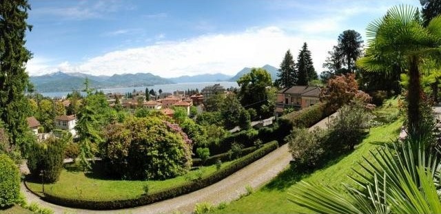 5 bedroom Villa For Sale: Stresa, IT - 2