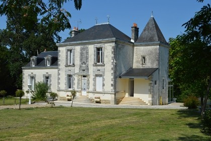 Magnifique chateau offrant de belles..