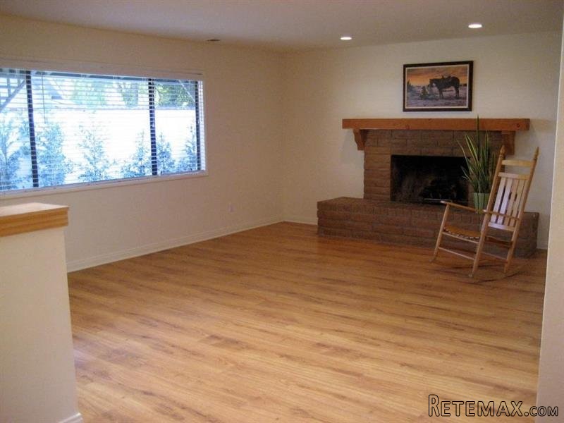 3 bedroom House For Sale: 2716 Grand Ave - 2