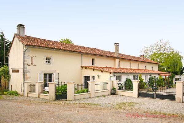 Asnieres-sur-Blour (Vienne) - Farmhouse.. - 2