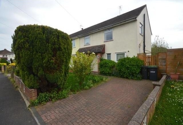 3 bedroom Semi-Detached House For Sale:..