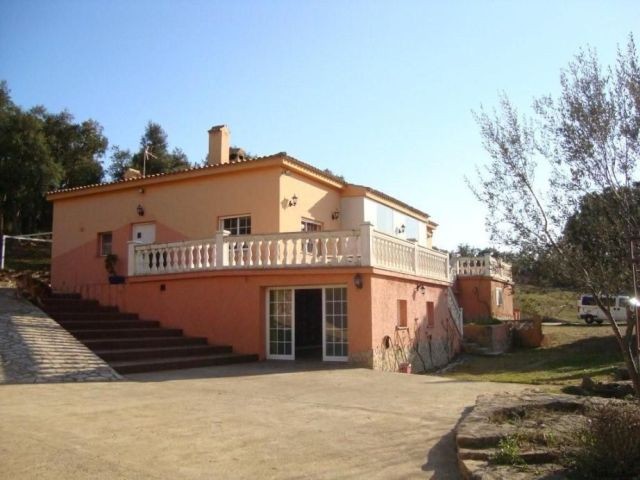 5 Bedrooms - Villa - Girona - For Sale