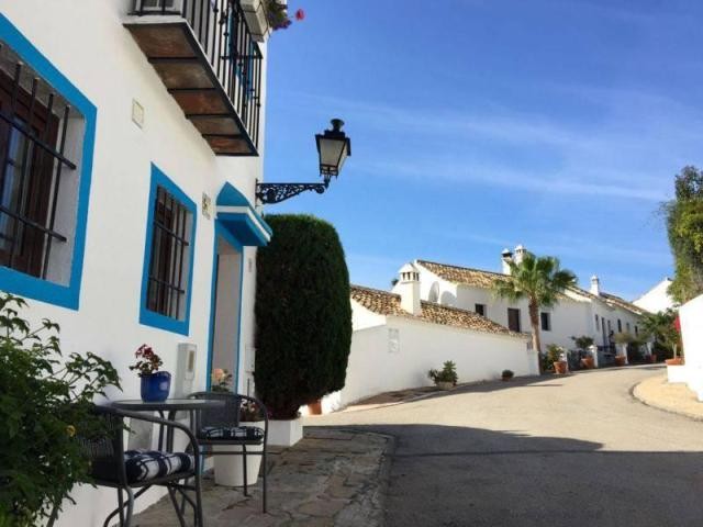 2 bedroom town house for sale - 2