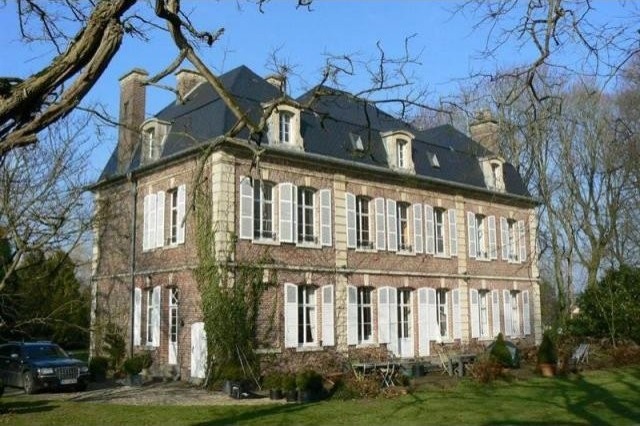 6 bedroom Castle For Sale: 80120 LE.. - 2