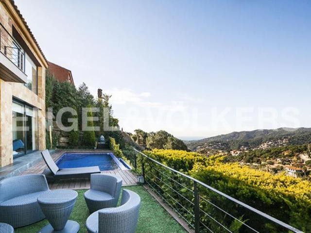 Flawless aesthetics! Cabrils.Barcelona.. - 2