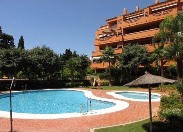 1 Bed Apartment for sale in Marbella