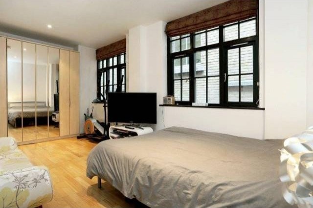 Ludgate Square, Clerkenwell, London EC4M