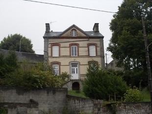 Maison-de-Maitre in Town - 2