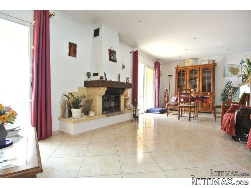 Sale House Breuillet (17920) - 2