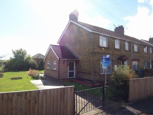 3 bedroom house in Sheerness, ISLE OF.. - 2