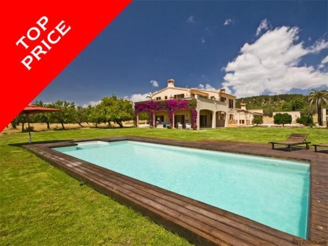 Magnificent traditional country house..