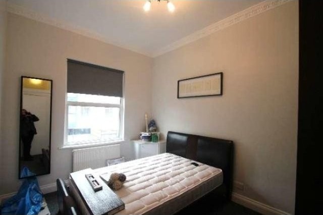 2 Bed Flat/Apartment To Let in London