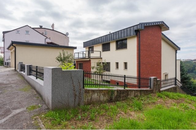 7 bedroom Villa For Sale: Zagreb..