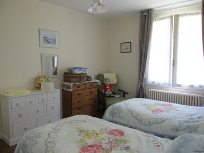 Detached 3-4 Bedroom House With Garden - 2