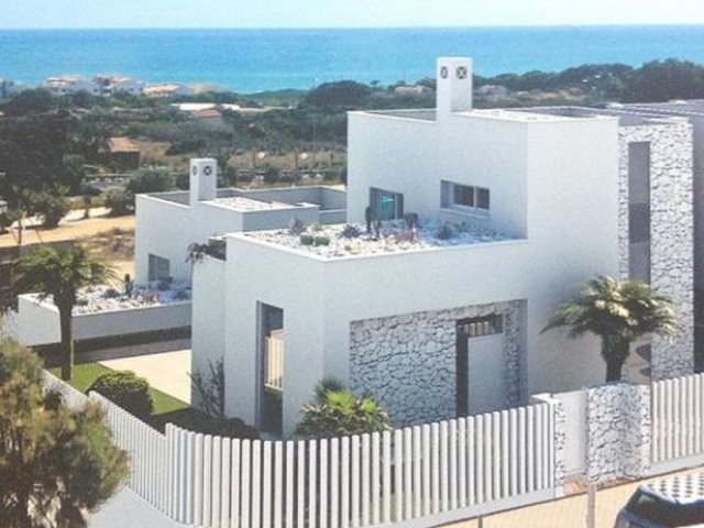 3 Bedrooms - Villa - Alicante - For Sale