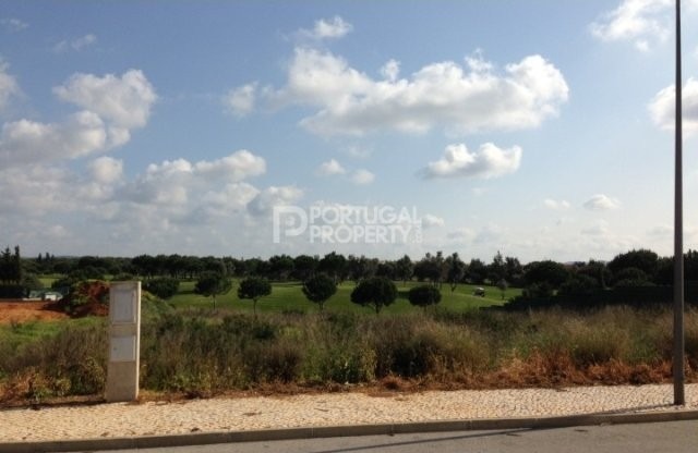 PLOT IN VILAMOURA FACING GOLF