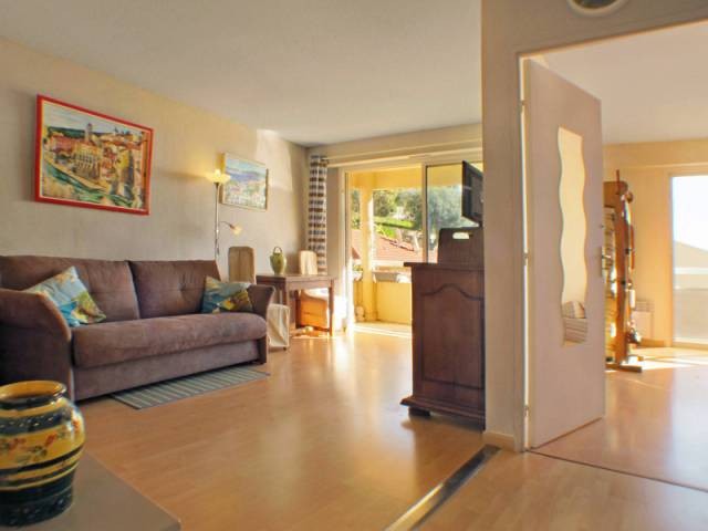 1 Bedroom Apartment Nice Seaview -..