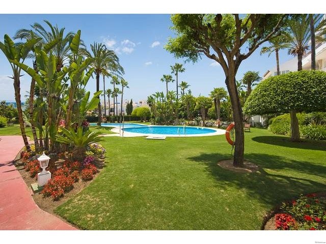 APARTMENT FOR SALE IN ESTEPONA