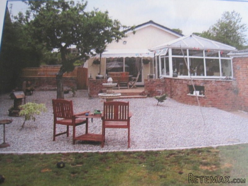 Private Detached 2 Bedroomed house