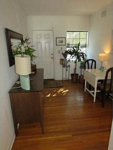 1 bedroom Flat For Sale: 915 8 ST # 201 - 2