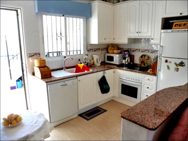 Townhouse - Great Location - Close to.. - 2