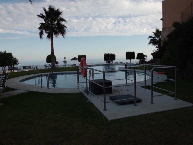 2 Bed Apartment for sale in Calahonda
