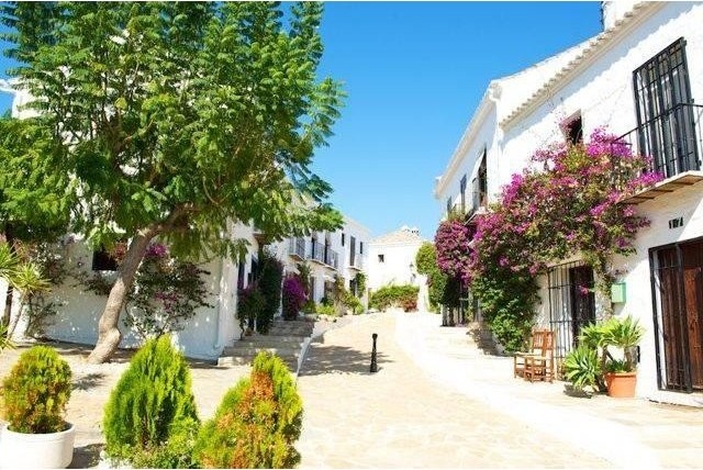 3 bedroom town house for sale