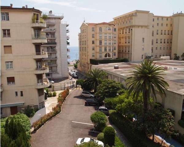 Lovely two bed with beautiful views in..