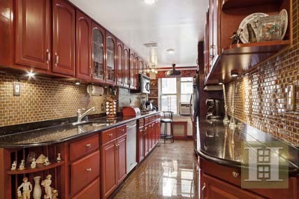 2 bedroom Apartment For Sale: 310..