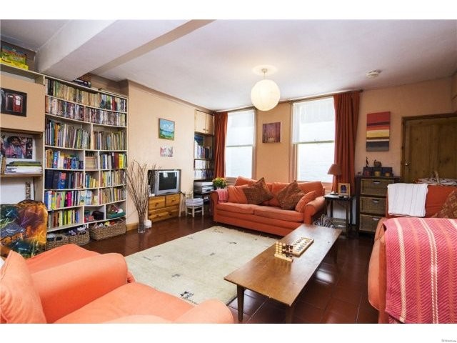 Sylvester Path, E8 - 2