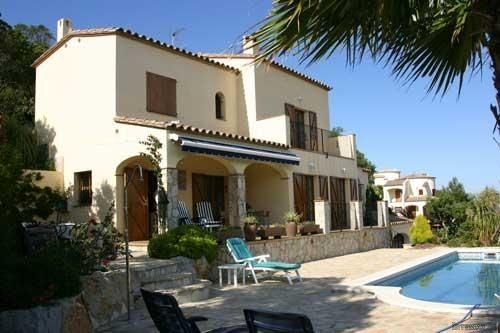 3 Bedrooms - Villa - Girona - For Sale