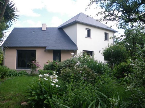 Good Quality House with Private Drive