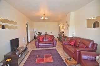 Spacious 3 Bedroom Apartment with Sea.. - 2