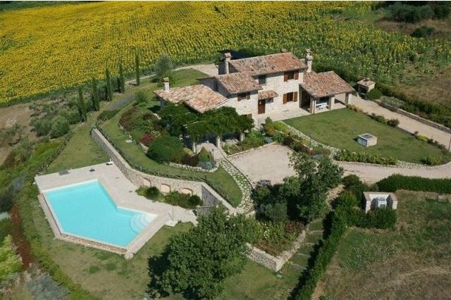 4 bedroom House For Sale: Todi, Umbria.. - 2
