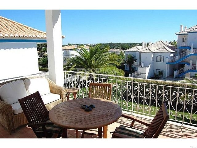 Stylish 2 Bedroom Apartment Walking..