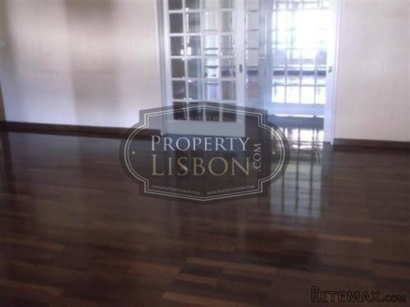 T4 Lisbon Apartment in Lumiar - 2