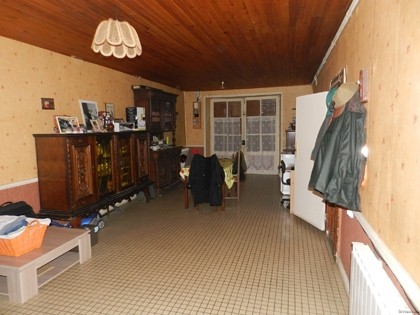 4-bedroomed house with garden - 2