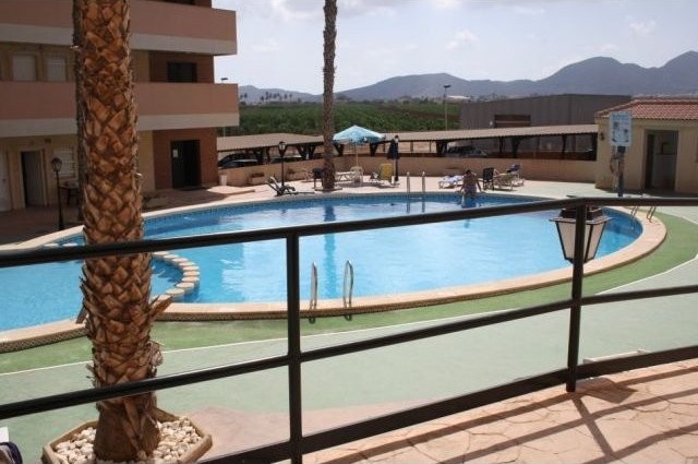 1ST FLOOR 2 BEDROOM APARTMENT IN EL..