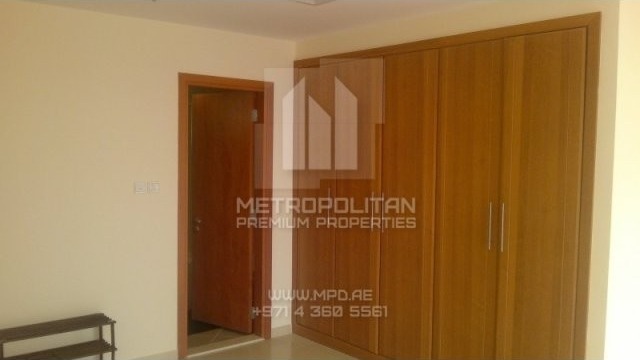 Community View, Studio Apartment..