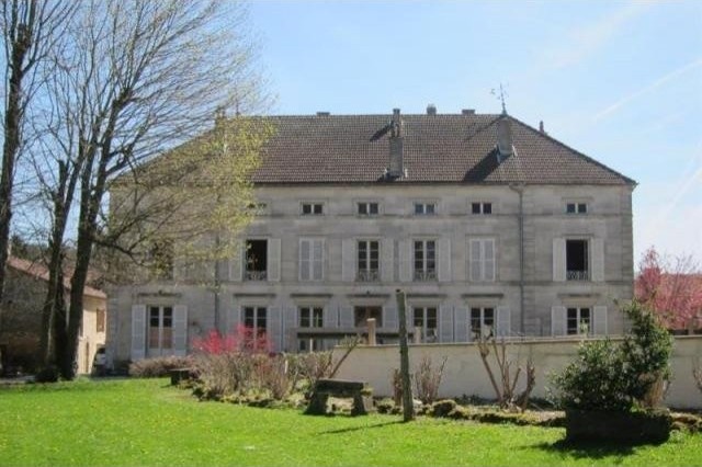 7 bedroom House For Sale: 52300.. - 2
