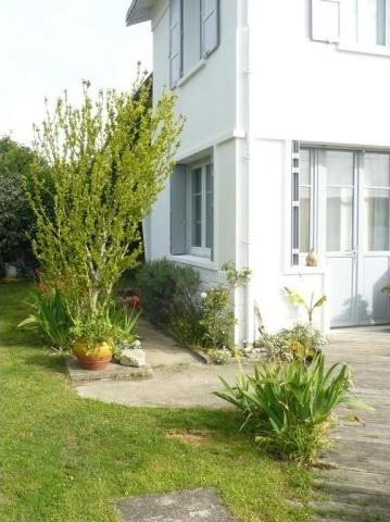 3 bedroom House For Sale: 17370 SAINT.. - 2