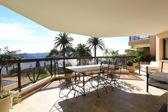 Enthralling two bed in Mont Boron - 2