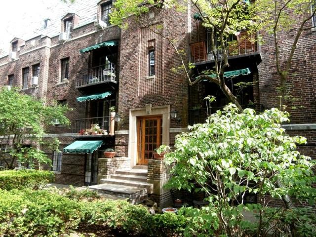 2 bedroom Co-op For Sale: White Plains.. - 2