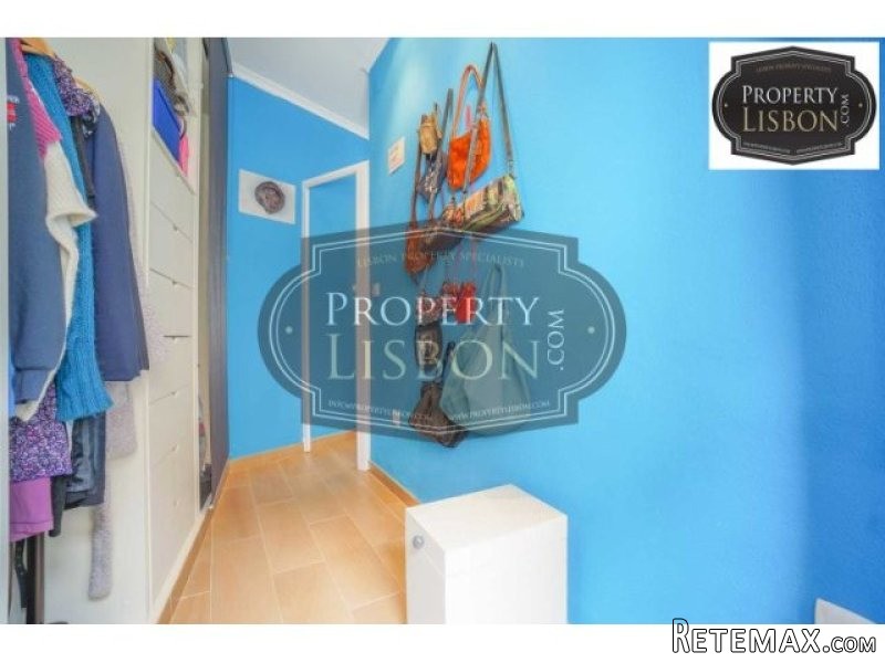 Fully Furnished & Renovated 1 Bed.. - 2