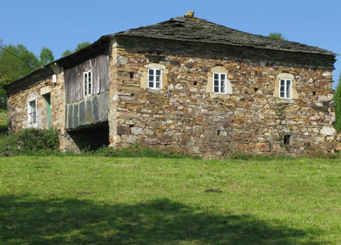 3 Bed Country House For Sale 3 1,938..